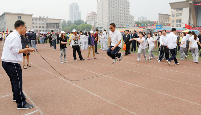 金沙威尼斯欢乐娱人城在金沙威尼斯欢乐娱人城2013年田径运动会上取得优异成绩