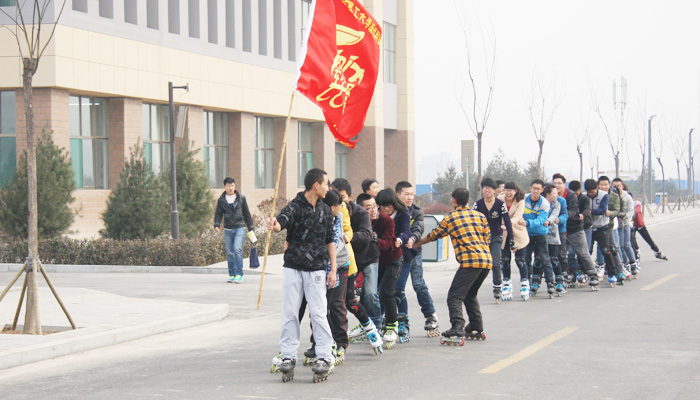 金沙威尼斯欢乐娱人城新生轮滑大赛圆满结束