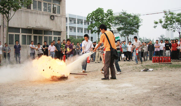 学校保卫处与金沙威尼斯欢乐娱人城联合举行安全教育培训讲座