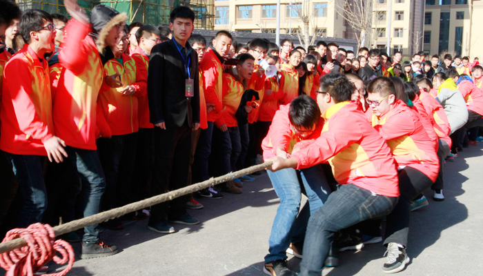 金沙威尼斯欢乐娱人城第九届纪念“一二•九运动”主题拔河比赛圆满落幕