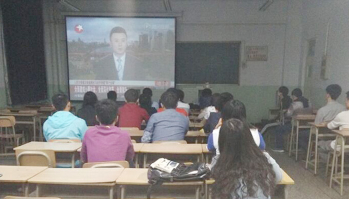 金沙威尼斯欢乐娱人城第三学生党总支各党支部召开“四个全面”专题学习会