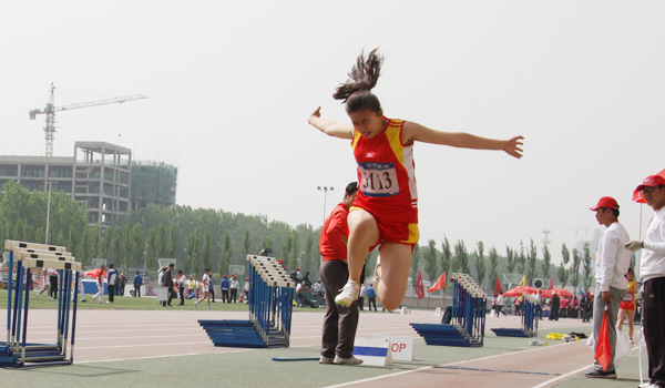 金沙威尼斯欢乐娱人城获省大中学生田径运动会独立学院组女团第一、男团及总分第二佳绩